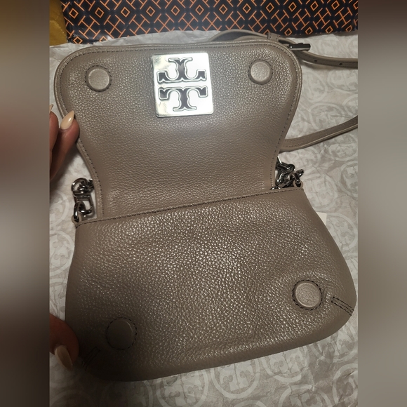 Tory Burch sling bag - Picture 9 of 11